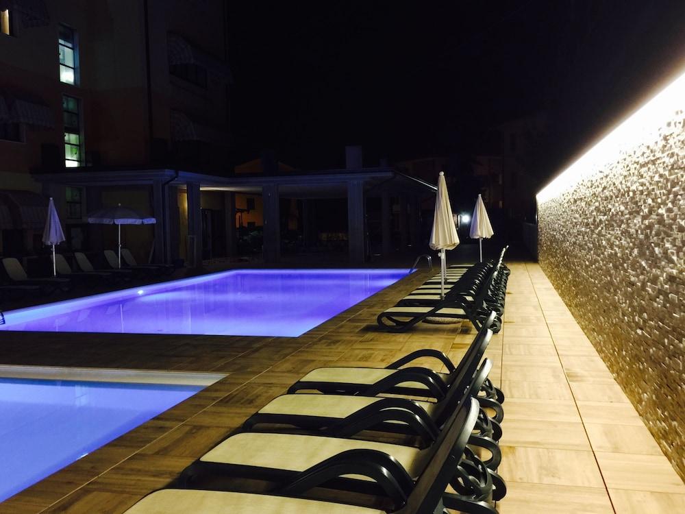 Green Park Hotel Peschiera del Garda Buitenkant foto