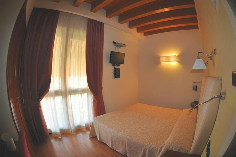 Green Park Hotel Peschiera del Garda Buitenkant foto