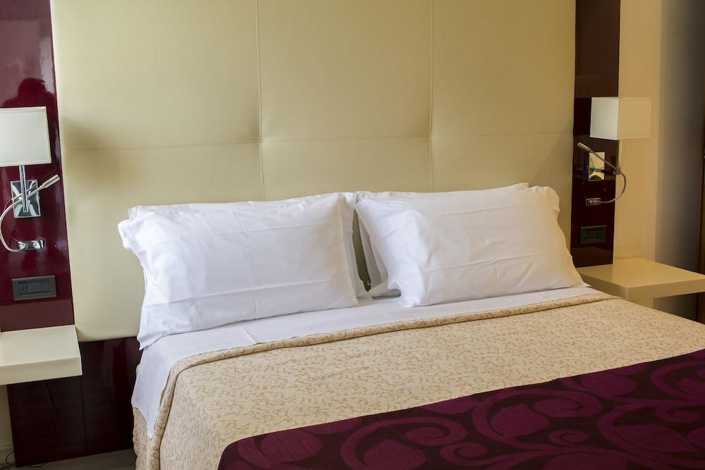 Green Park Hotel Peschiera del Garda Buitenkant foto