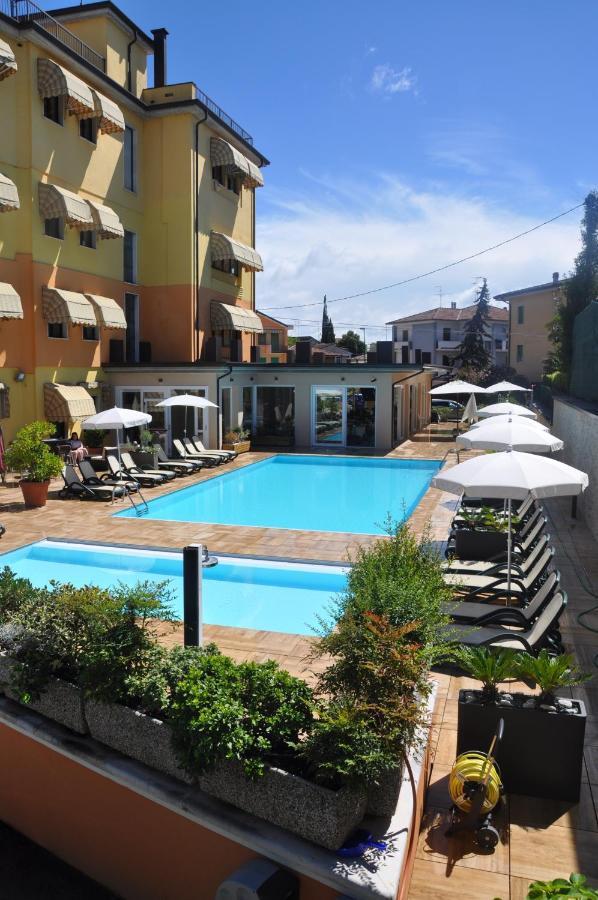 Green Park Hotel Peschiera del Garda Buitenkant foto
