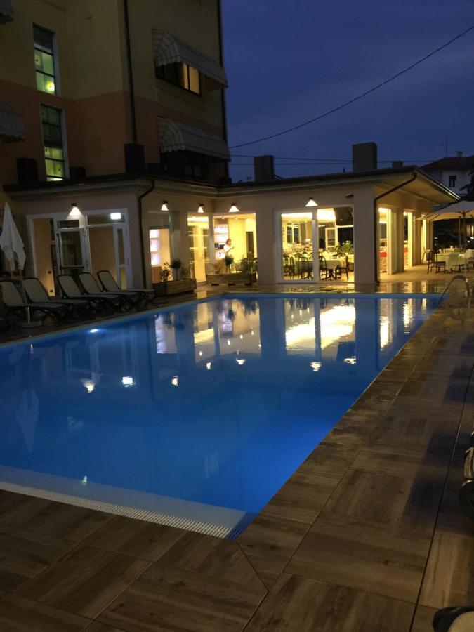 Green Park Hotel Peschiera del Garda Buitenkant foto